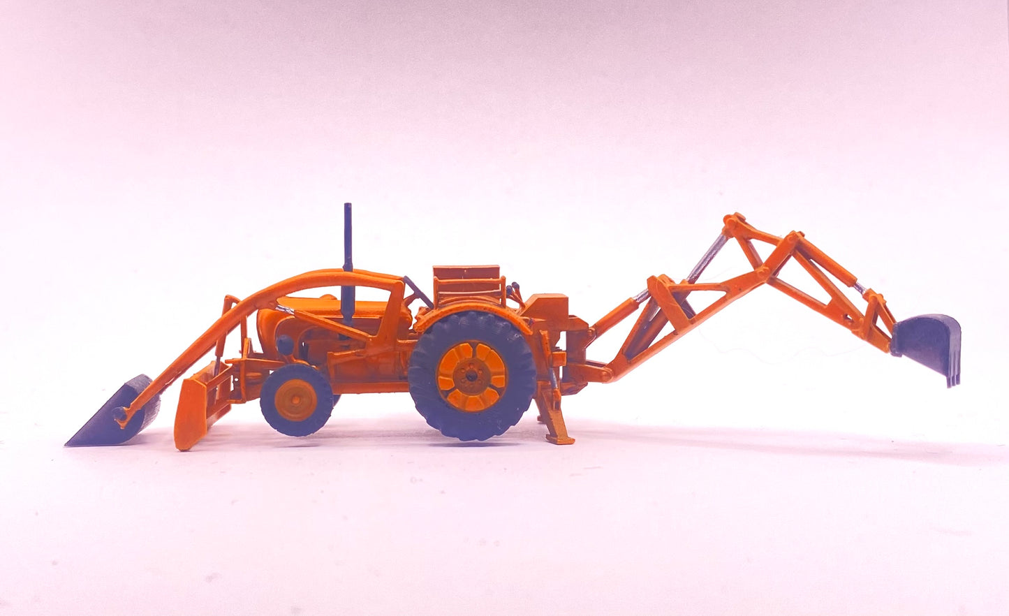 Porsche Diesel Super B308 "Patiniert" - Baggerlader, Baumaschine "Im Baggerbetrieb" - H0, 1:87 - Modeler Series