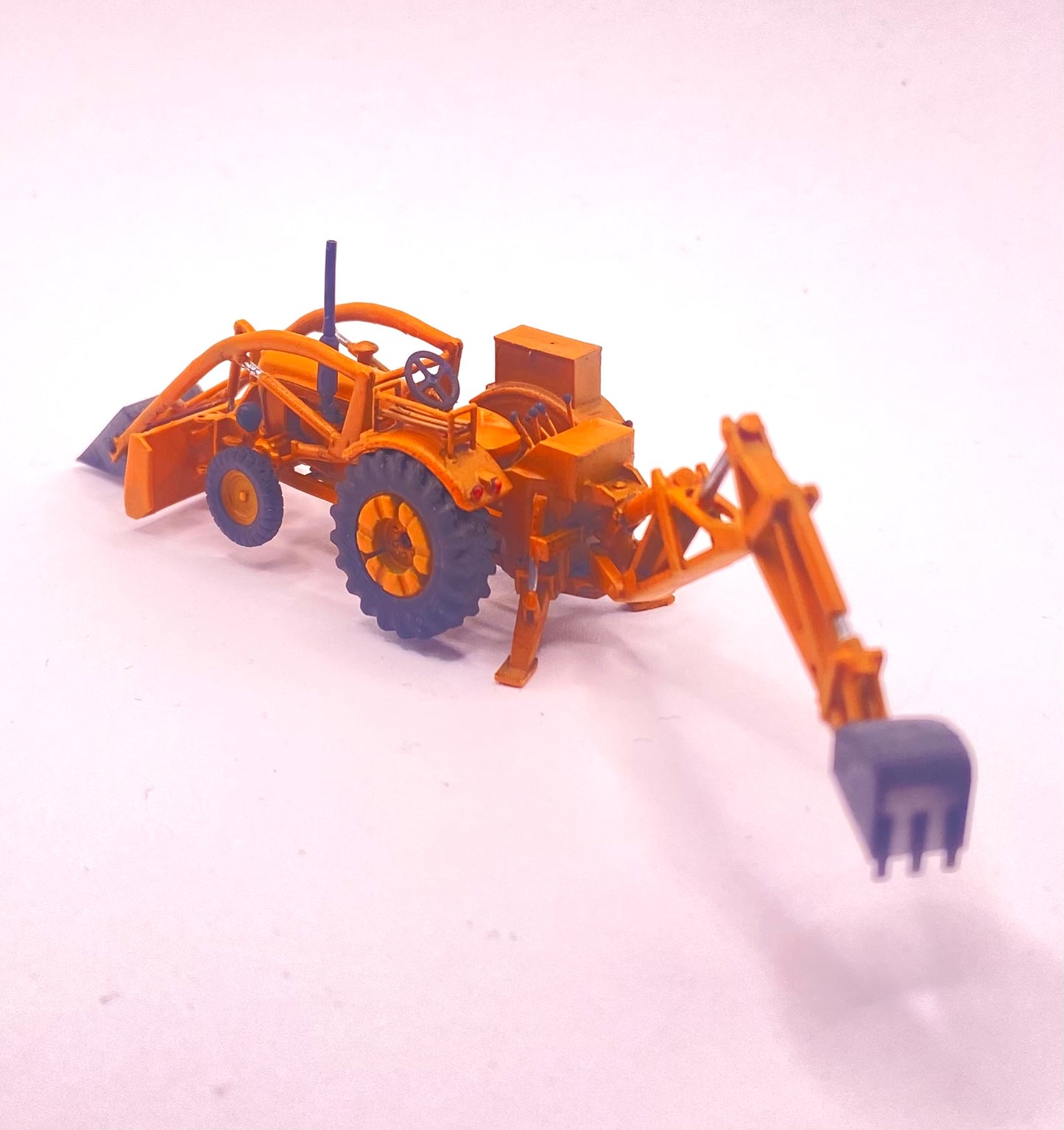 Porsche Diesel Super B308 "Patiniert" - Baggerlader, Baumaschine "Im Baggerbetrieb" - H0, 1:87 - Modeler Series