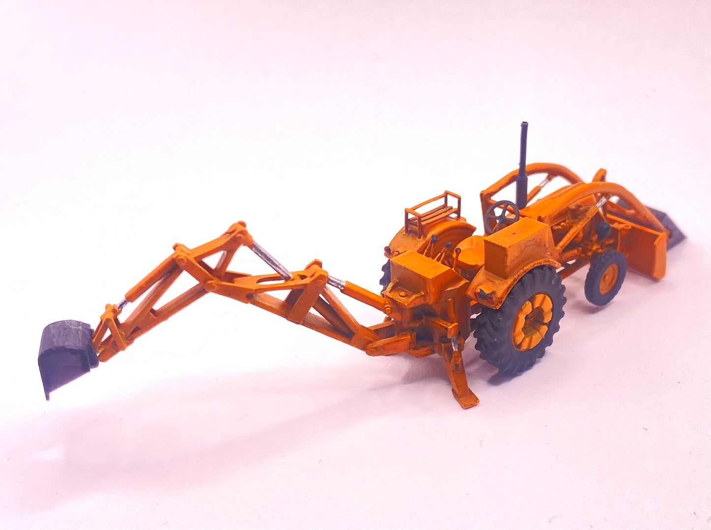 Porsche Diesel Super B308 "Patiniert" - Baggerlader, Baumaschine "Im Baggerbetrieb" - H0, 1:87 - Modeler Series