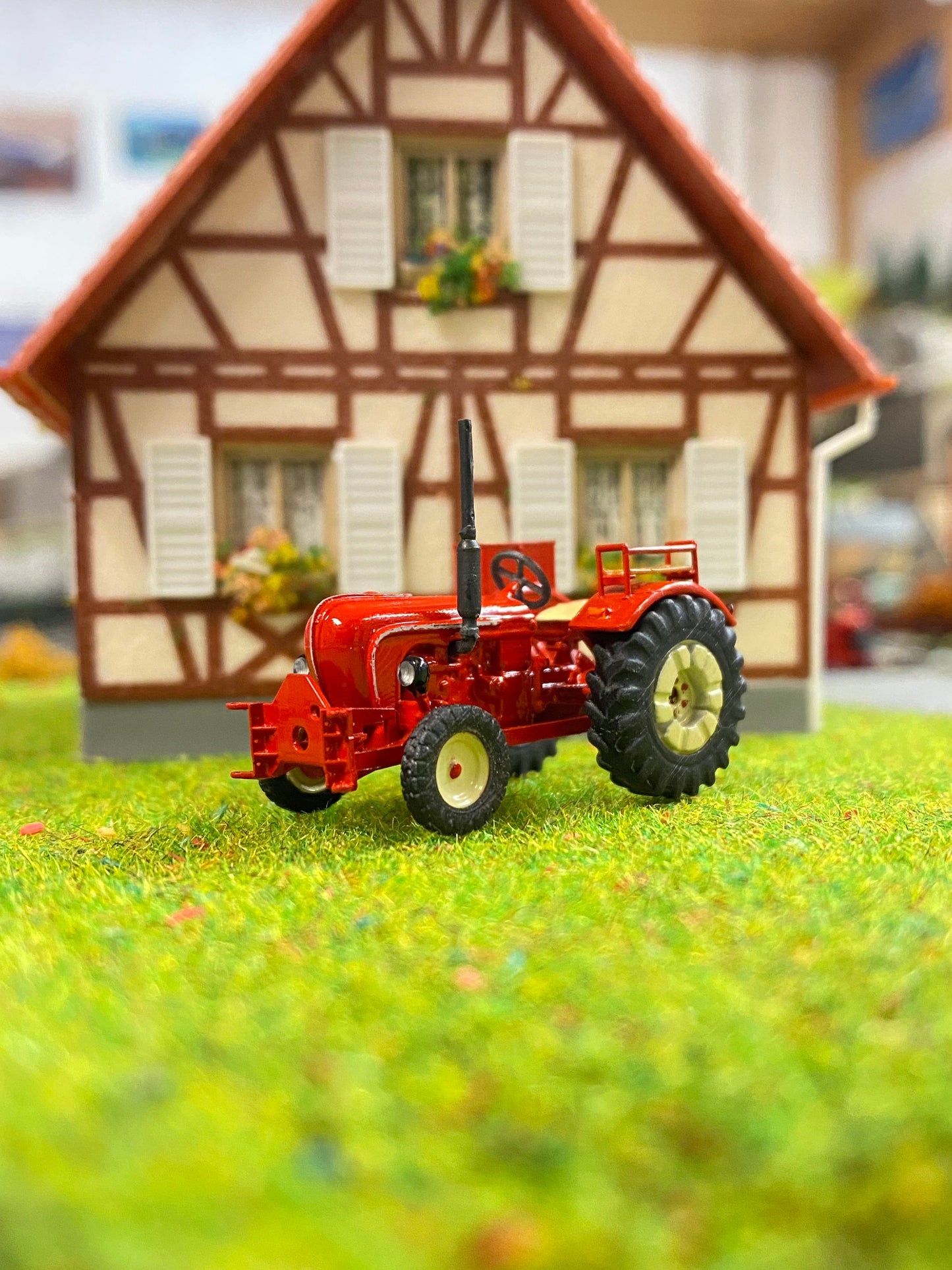 Porsche Diesel Super B308 „abgerüstet“ - Traktor, Schlepper, Baumaschine - H0 1:87 (rot)