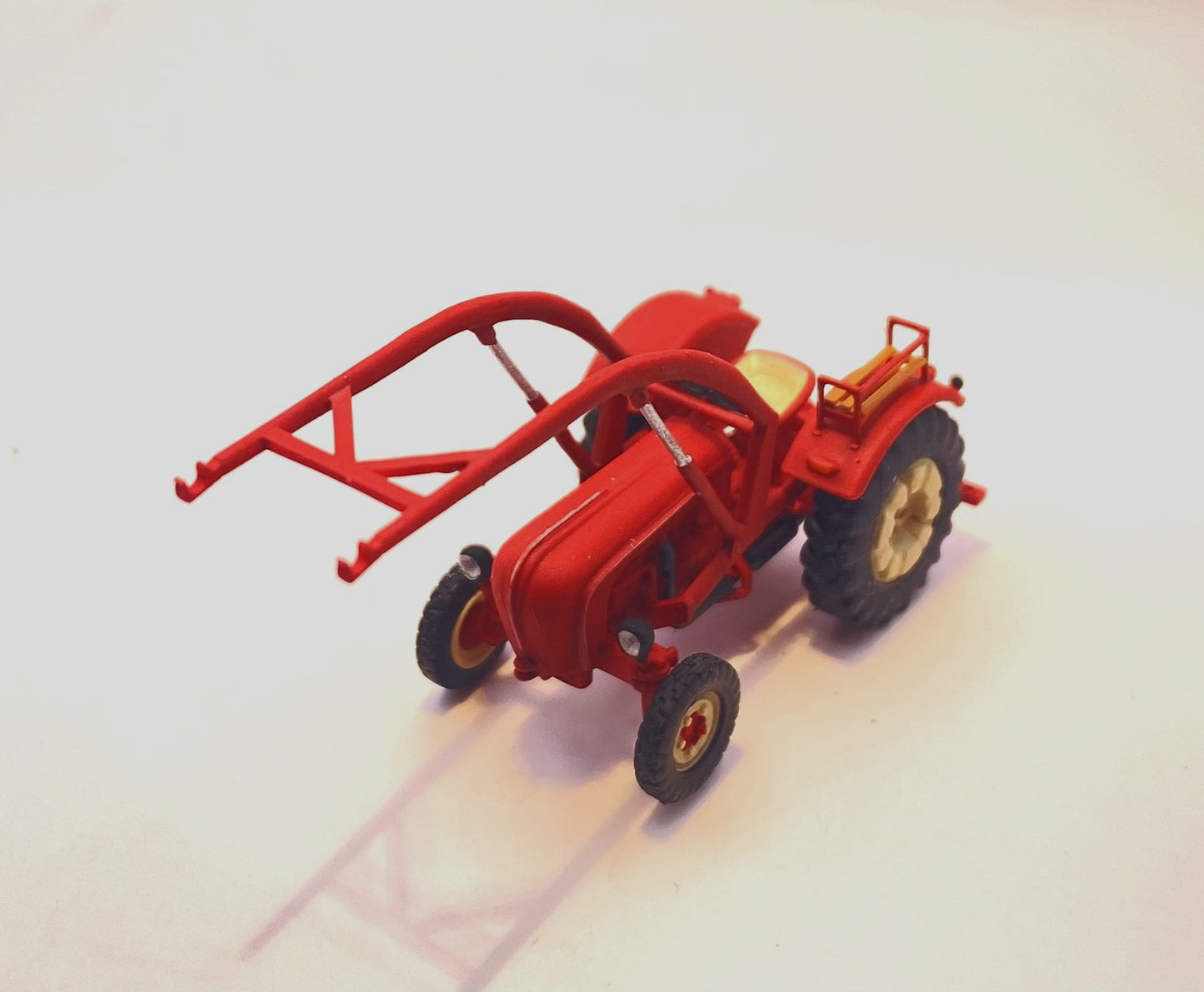 Porsche Diesel Super N308 mit Frontlader "Patiniert" , Traktor, Schlepper - H0, 1:87 - Modeler Series